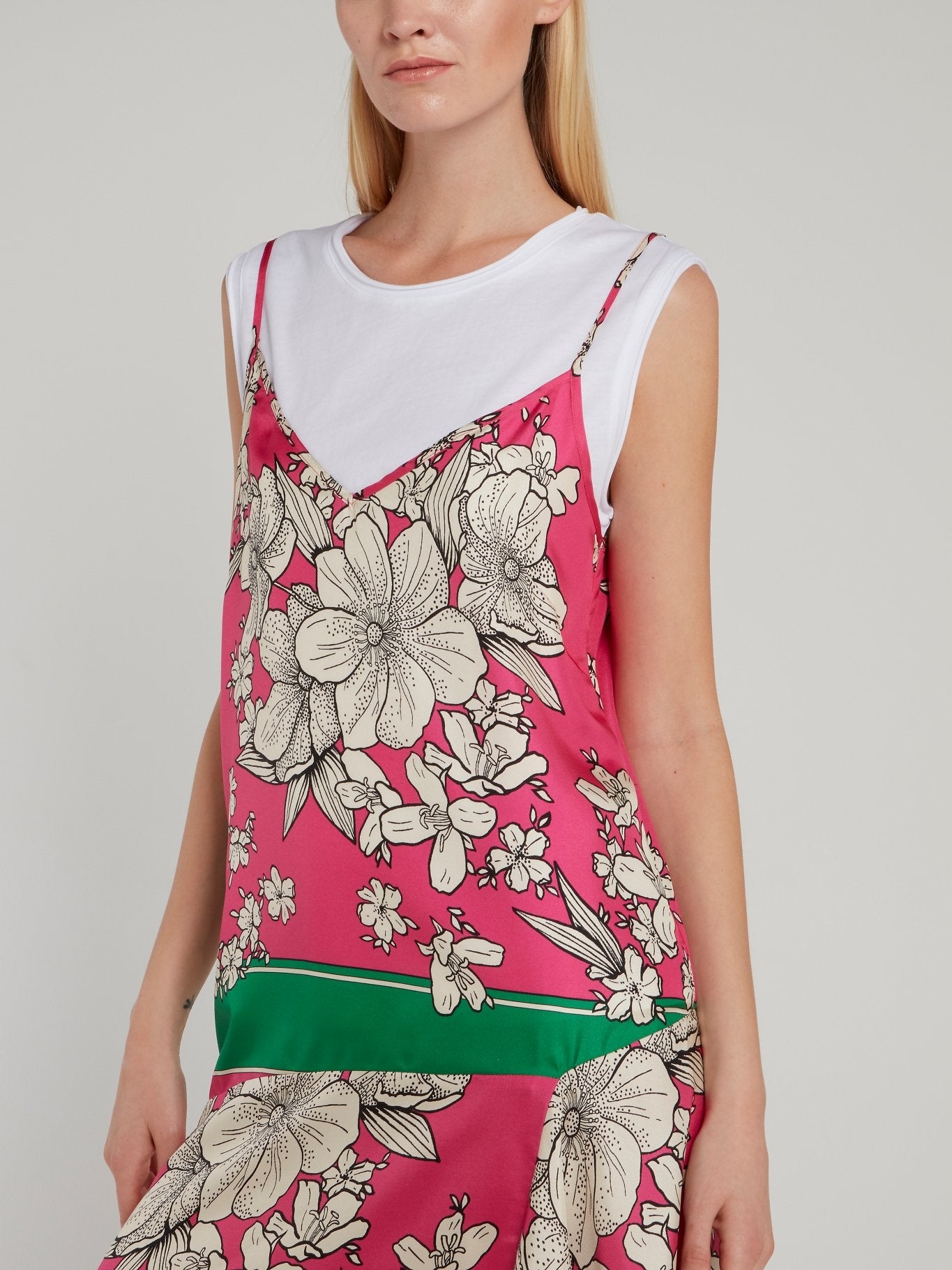 Шелковое платье трапеция с цветочным принтом