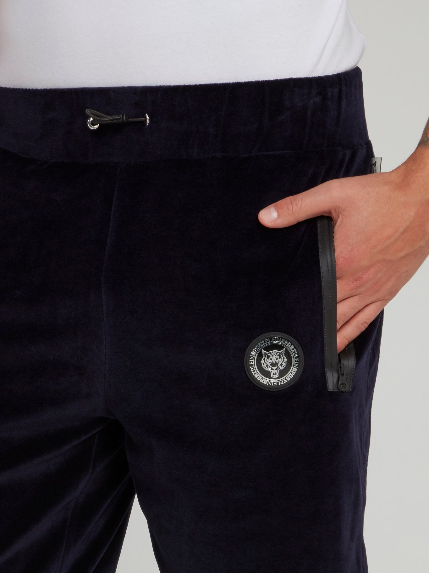 Темно-синие бархатные спортивные шорты