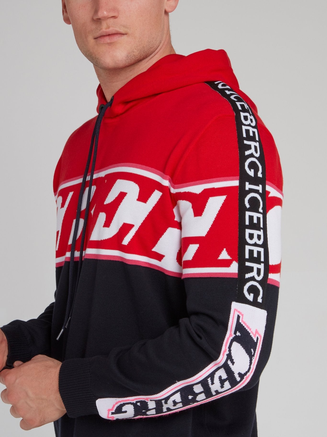 Худи с красной вставкой