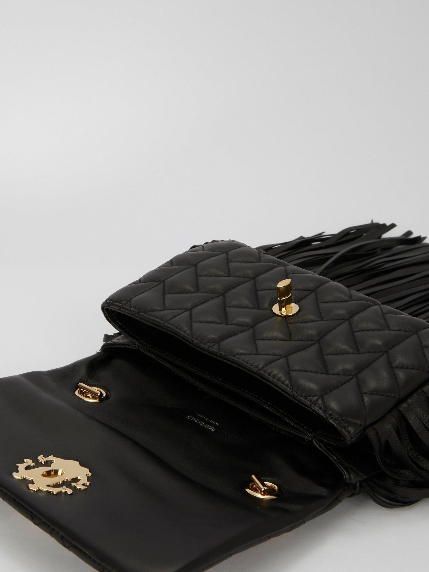 Черная сумка на плечо с бахромой из кожи наппа