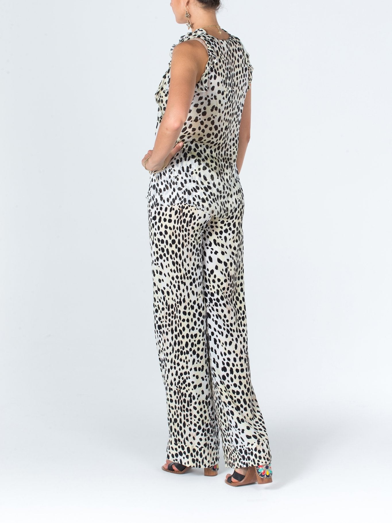 Шифоновый топ с оборками и анималистическим принтом