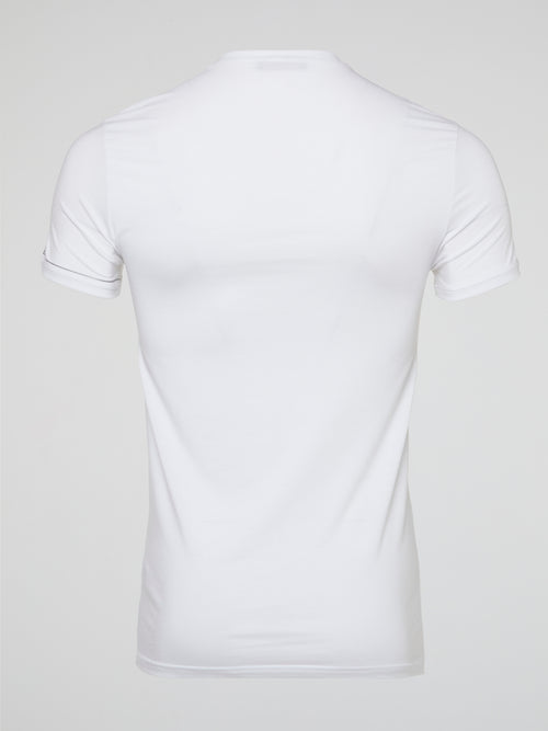 Indulge in luxury with the White Ribbed Trim T-Shirt by Roberto Cavalli Underwear, a sleek and stylish addition to your wardrobe that effortlessly combines comfort and sophistication. Crafted with the finest materials and detailed with ribbed trim, this t-shirt exudes timeless elegance and modern charm. Elevate your everyday look with this must-have piece that promises to make a statement wherever you go.