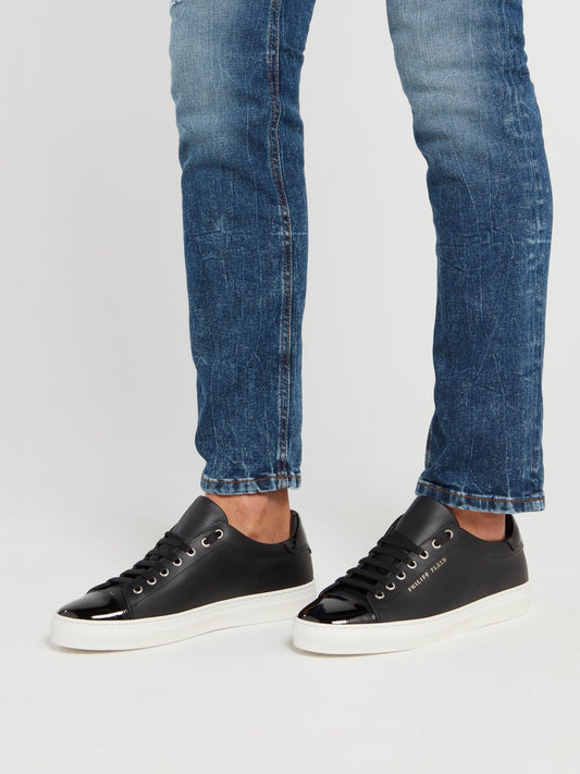 Черные кожаные кроссовки с лакированными вставками на мыске и пятке