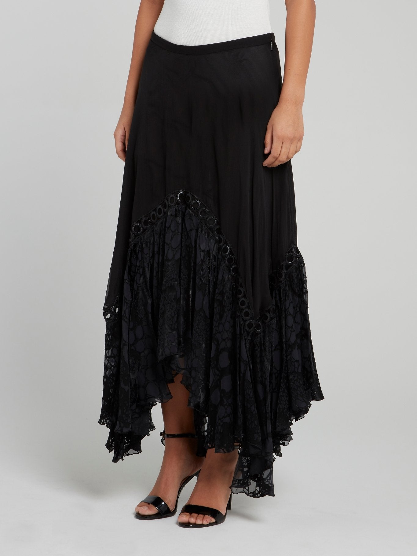 Черная расклешенная юбка-макси с принтом