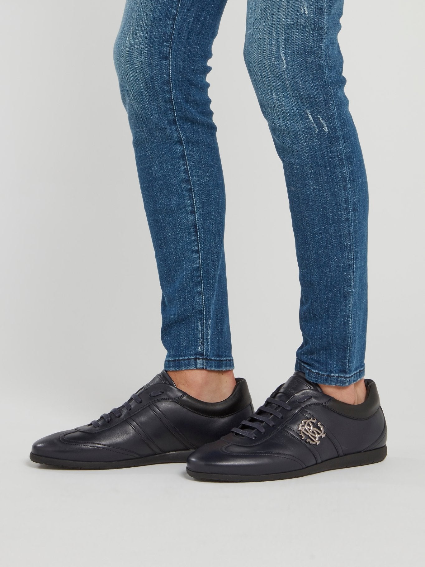 Темно-синие кроссовки на шнуровке с логотипом