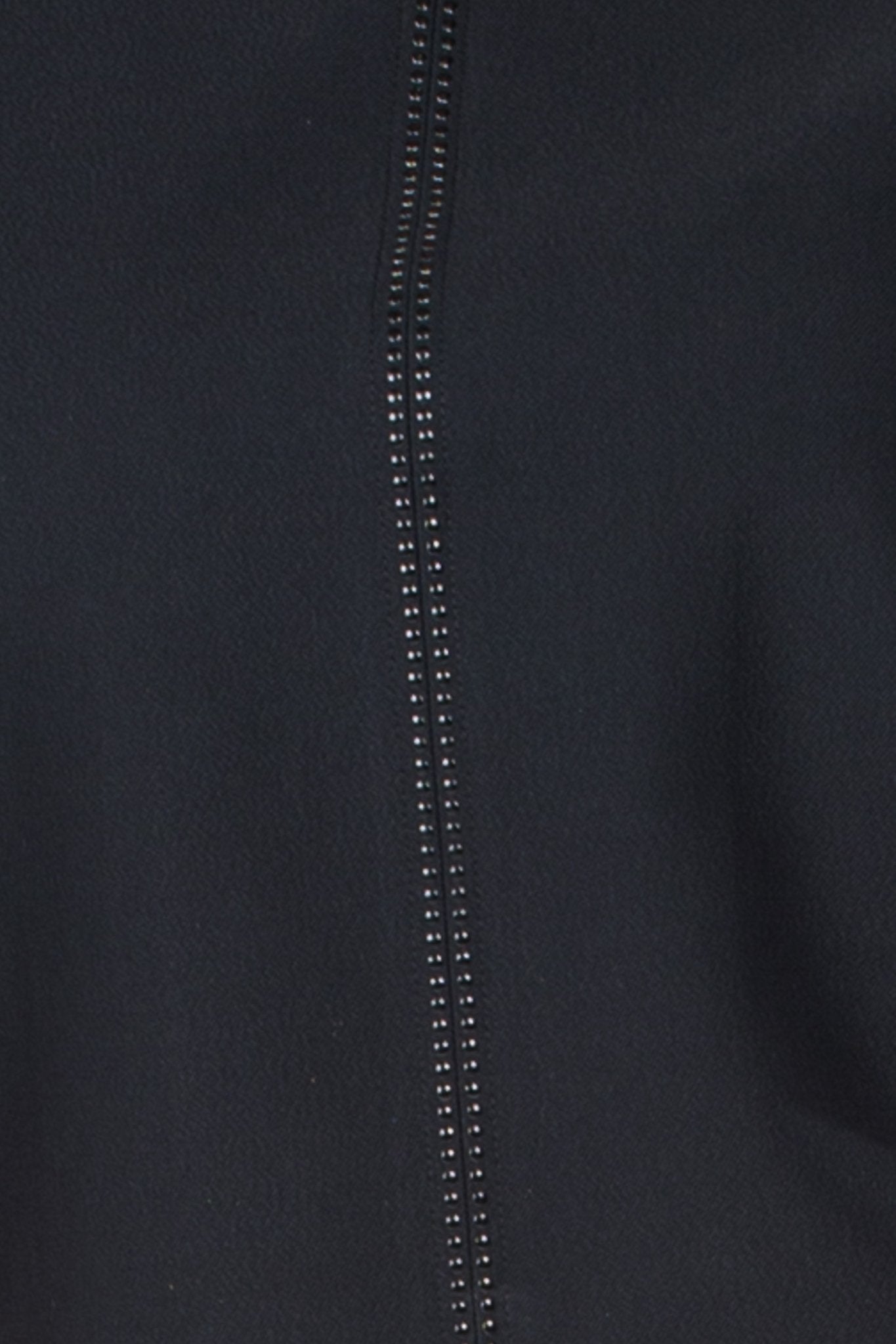 Черная блузка с рукавами до локтя